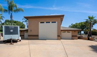 2882 Conestoga Cir, Alpine, CA 91901