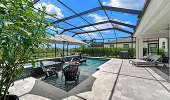 7631 PARADISO Dr, Apollo Beach, FL 33572