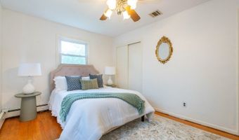 19 W Lakeview Rd, Alloway, NJ 07460