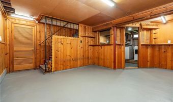 11 Bellevue Dr, Cranston, RI 02920