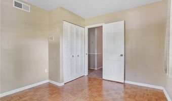 240 S Park Dr, Aurora, OH 44202