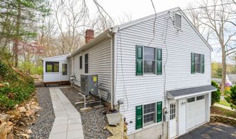 23 Oak Grove Rd, Brookfield, CT 06804