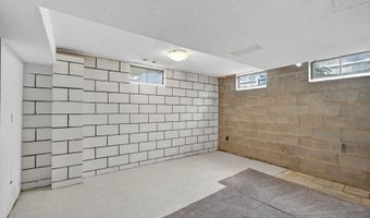 808 Tyler St, Polk City, IA 50226