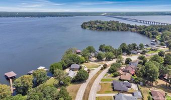 5617 S Lakeshore Dr, Shreveport, LA 71119