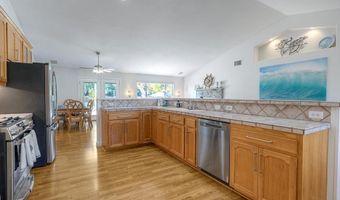 4876 Park Dr, Carlsbad, CA 92008