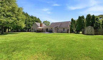 6 Lakewood Dr, Narragansett, RI 02882