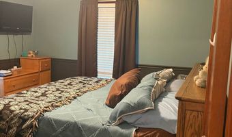917 9th St, Aurora, NE 68818