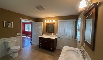 11 Treat St, Belfast, ME 04915