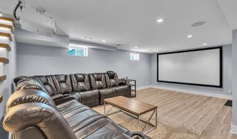957 N HOWARD Ave, Addison, IL 60101