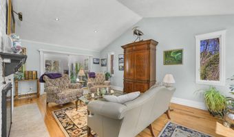 55 Tonela Ln, Barnstable, MA 02630