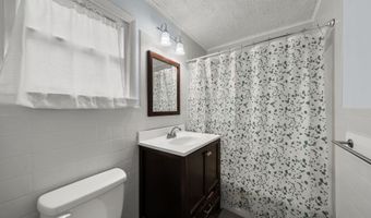 543 Long Shores Dr, Barrington, NH 03825
