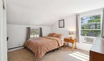 44 Winn Rd, Falmouth, ME 04105