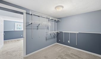 6 Valerie Ave, Billerica, MA 01821