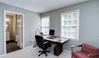 13 AVALON Ct, Bethesda, MD 20816