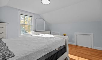 31 Swan St, North Providence, RI 02911