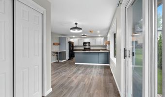 1023 W RIDGEVIEW Dr, Appleton, WI 54914