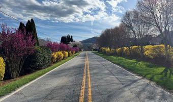 12 Asher Ln, Arden, NC 28704