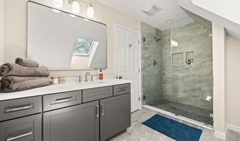 2 Boulder Rd, Bourne, MA 02532
