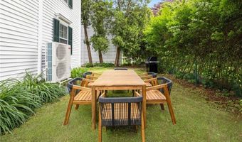 24 Barney St, Newport, RI 02840