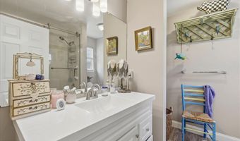 5 Elm Ct, Barnegat, NJ 08005