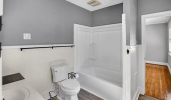 512 Carrison St, Camden, SC 29020