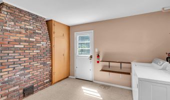 4 Michele Dr, Middletown, NJ 07748
