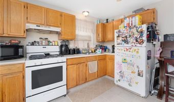 91 Warren Ave, Cranston, RI 02920