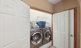 524 Carrie Ln, Altoona, IA 50009