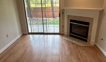 6924 FAIRFAX Dr #140, Arlington, VA 22213