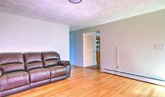 8 Ashby St, Johnston, RI 02919
