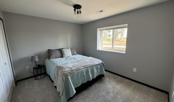 1210 NE 32nd Ave, Aberdeen, SD 57401