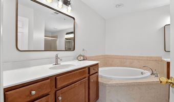 34 MARINA Dr, Bayonne, NJ 07002