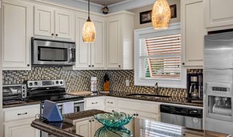 118 Edith Dr, Bay St. Louis, MS 39520