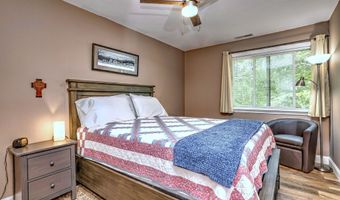 703 S Main St 703, Cheshire, CT 06410