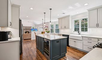 193 WYNDHAM Dr, Allentown, PA 18104