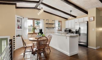 1304 Swanhill Dr, Albert Lea, MN 56007