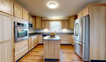 48 Lubear Way, Auburn, ME 04210