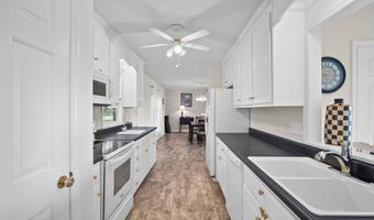 32 Eustis Landing Rd, Beaufort, SC 29907