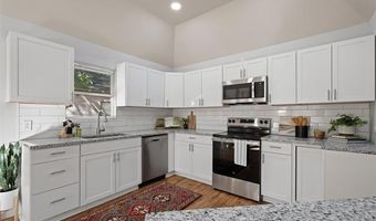 524 S Wyandotte Ave, Bartlesville, OK 74003