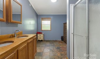 35 Evelyn Acres Dr, Asheville, NC 28806
