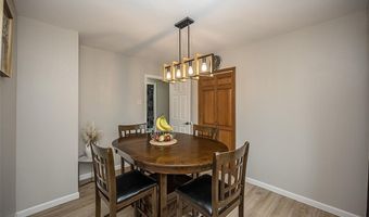 270 E Skyline Dr, Ballwin, MO 63011