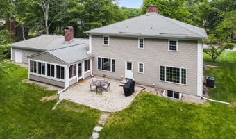 17 Schuyler Hills Rd, Albany, NY 12211