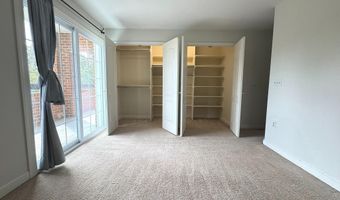 6924 FAIRFAX Dr 330, Arlington, VA 22213