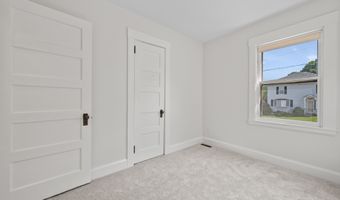 16 Bethel St, Bristol, CT 06010