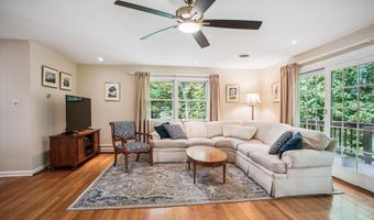 3818 N RIDGEVIEW Rd, Arlington, VA 22207
