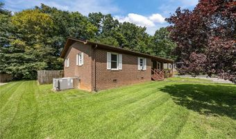 2168 Zoo Pkwy, Asheboro, NC 27205