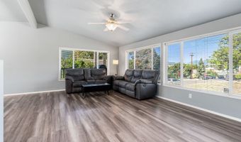 308 E HUMBOLDT St, Bingen, WA 98605