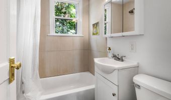 561 45TH St NE, Washington, DC 20019