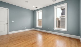 111 B St 8, Boston, MA 02127
