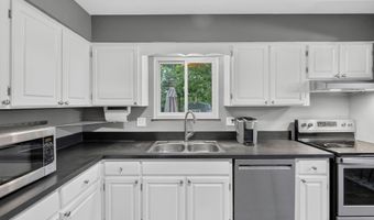 2731 Valley Dr, Ann Arbor, MI 48103